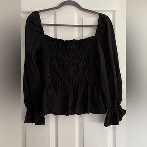 NWT H&M women’s crop top. Gathered front and back.